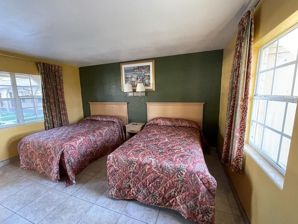 Shangri La Motel photo 6