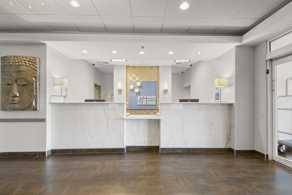 Holiday Inn Express & Suites Gonzales by IHG photo 55