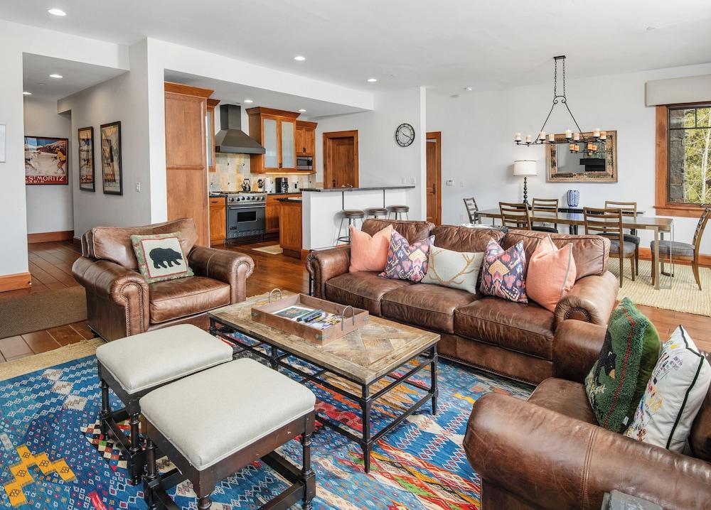 Hummingbird by Elevation Accommodations photo 15