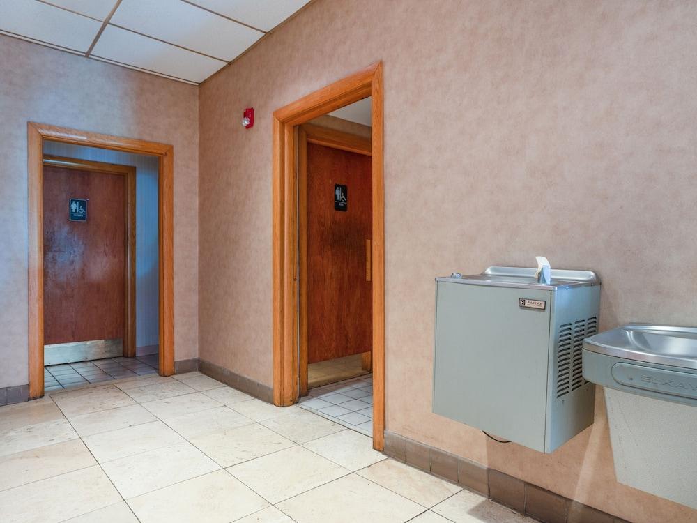 121 Motel Henderson photo 16