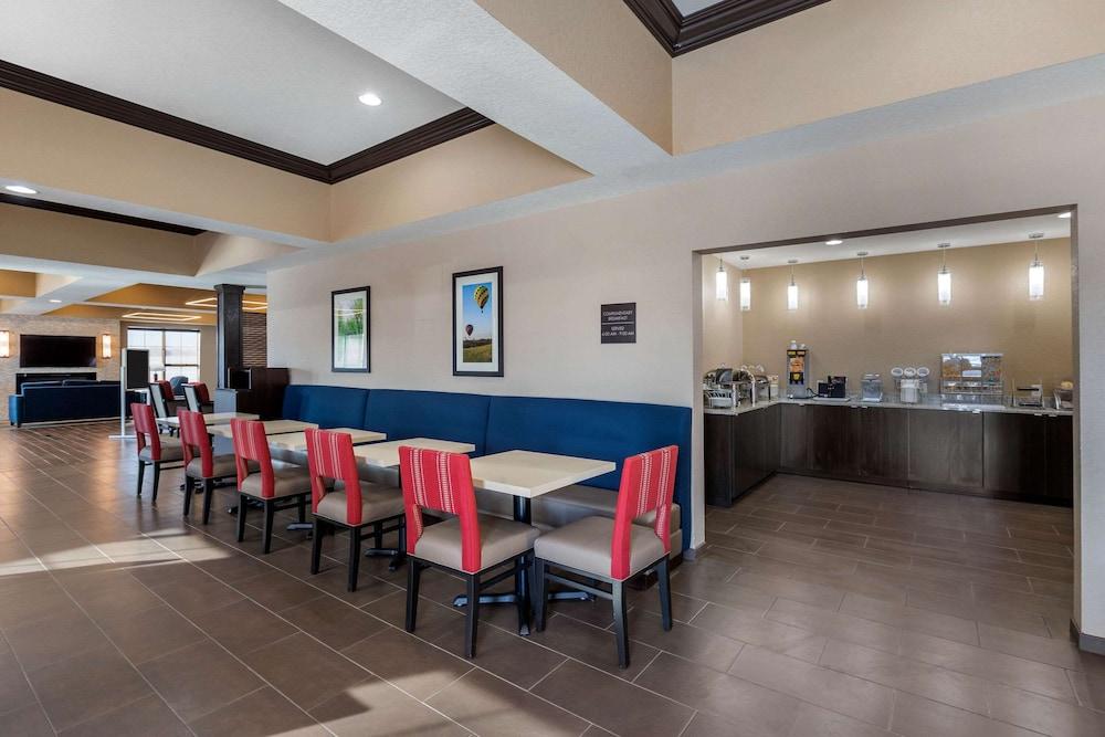Comfort Inn & Suites Cedar Rapids CID Eastern Iowa Airport photo 49
