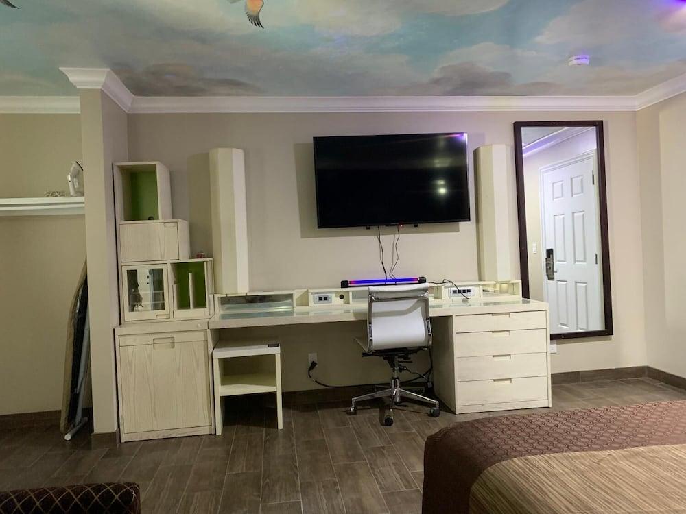 Mesa Motel photo 11