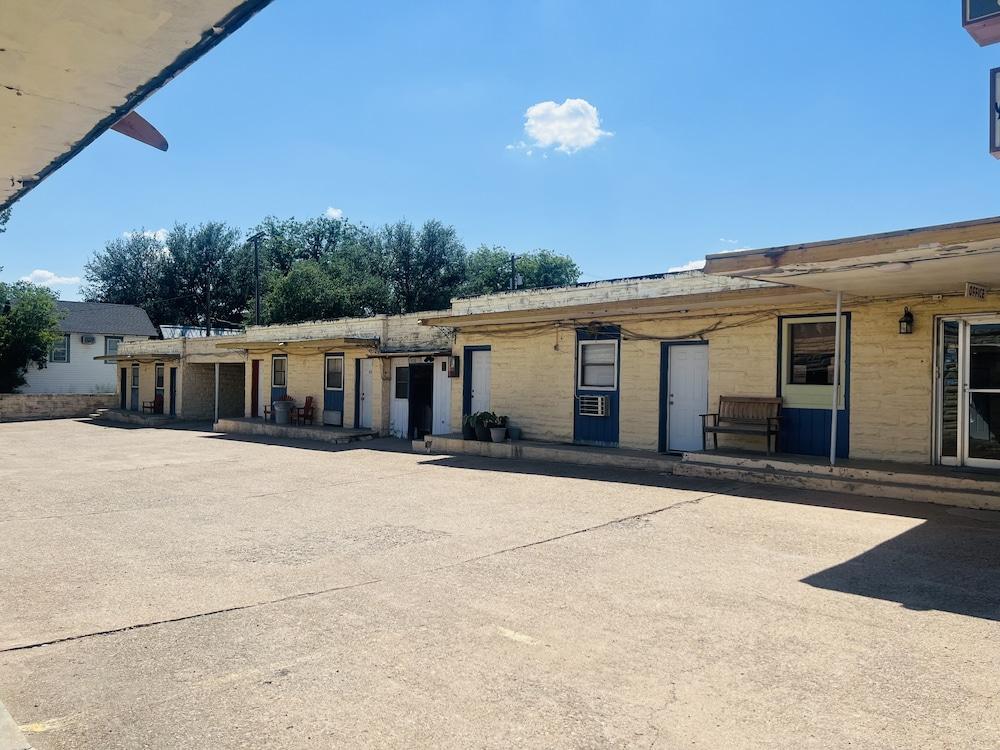 Budget INN photo 13