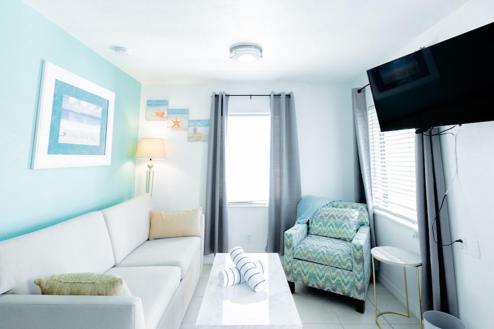 Cabanas of Treasure Island photo 32