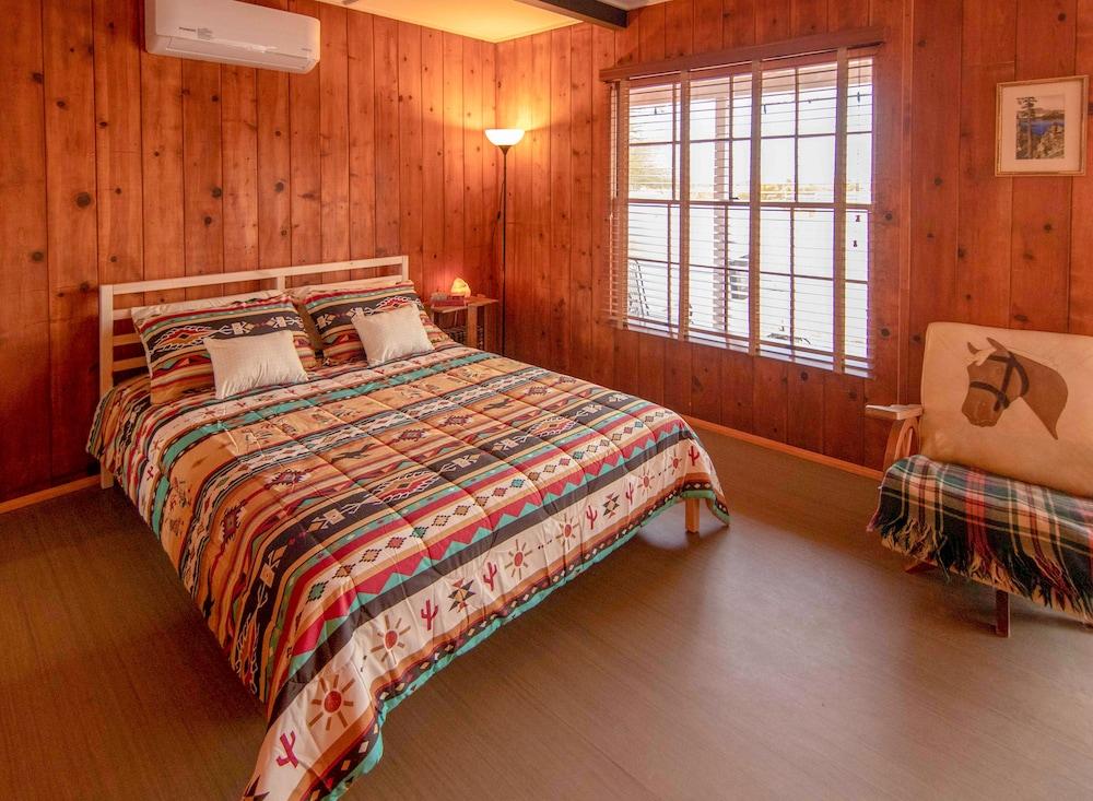 Joshua Tree Ranch House photo 4