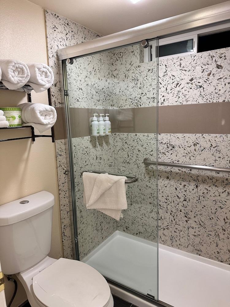 Beachwalker Inn and Suites photo 27