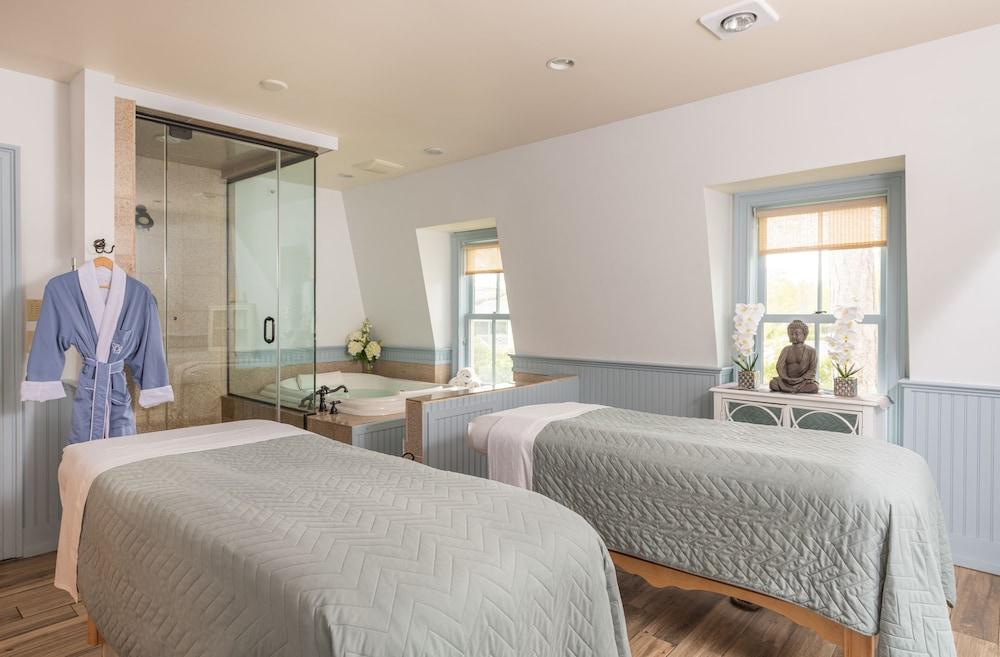 Bar Harbor Inn photo 29