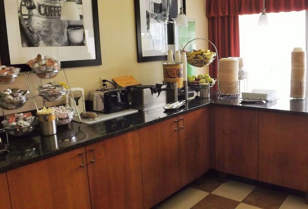 Hampton Inn Lexington/Georgetown photo 17