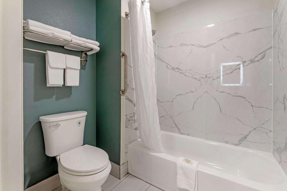 Sleep Inn & Suites Wisconsin Dells - Lake Delton photo 16