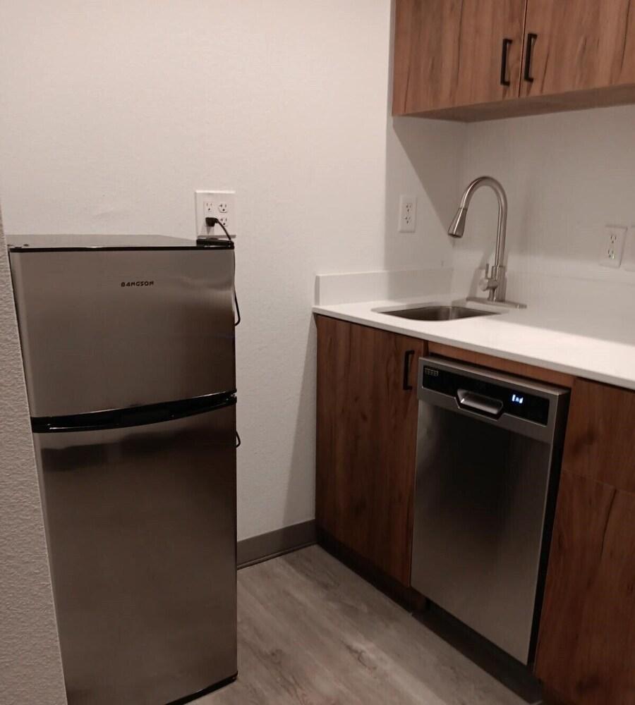 StateLine Stayovers Extended Stay Hotel photo 6