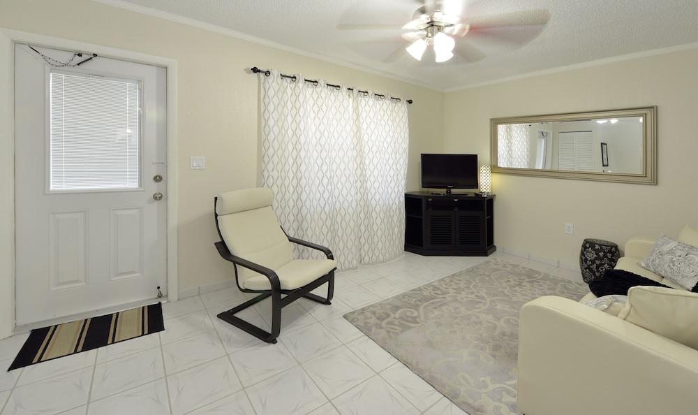 Hollywood by the Sea Hotel photo 48