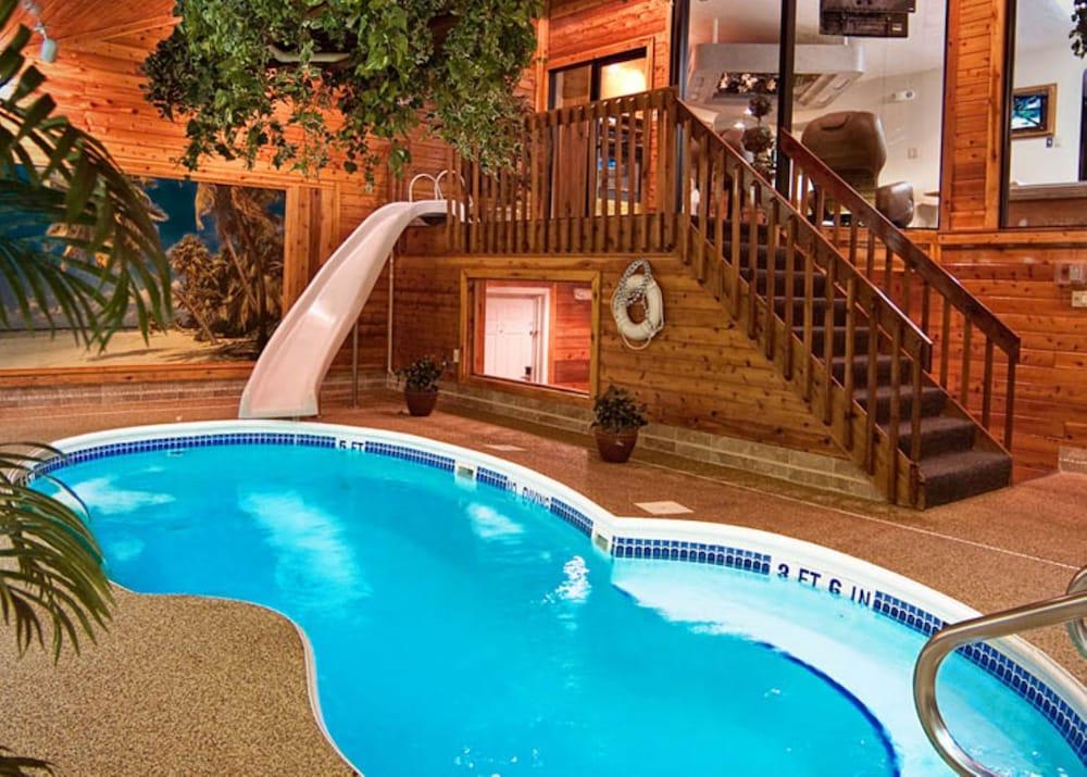 Sybaris Pool Suites Indianapolis photo 29