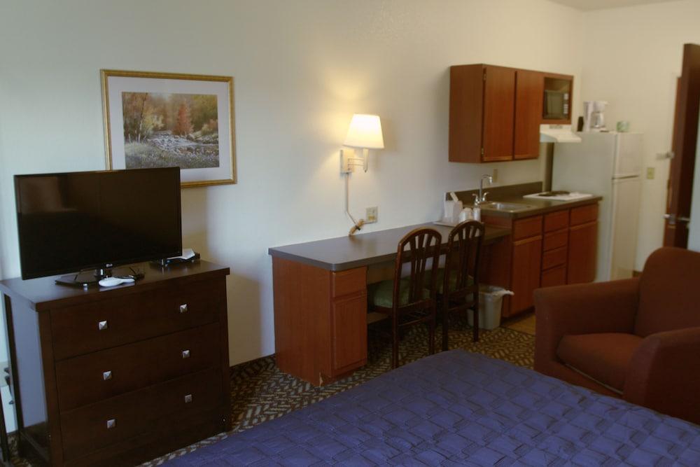 Sandalwood Studios & Suites photo 3