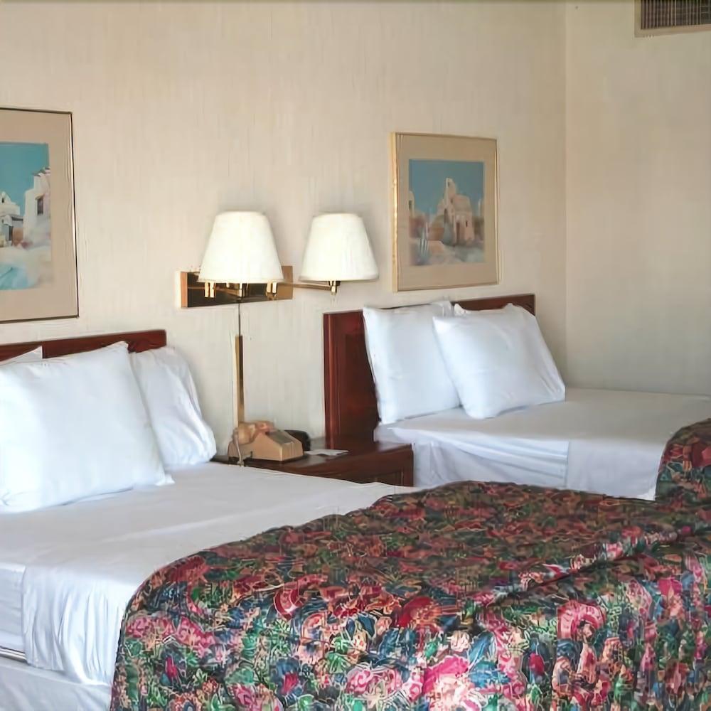 Ridge Crest Hotel photo 2