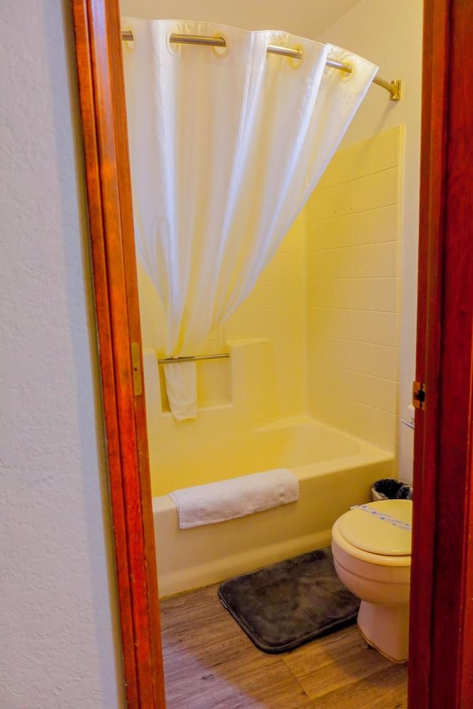 Sleepy Hollow Cabins and Hotel photo 65