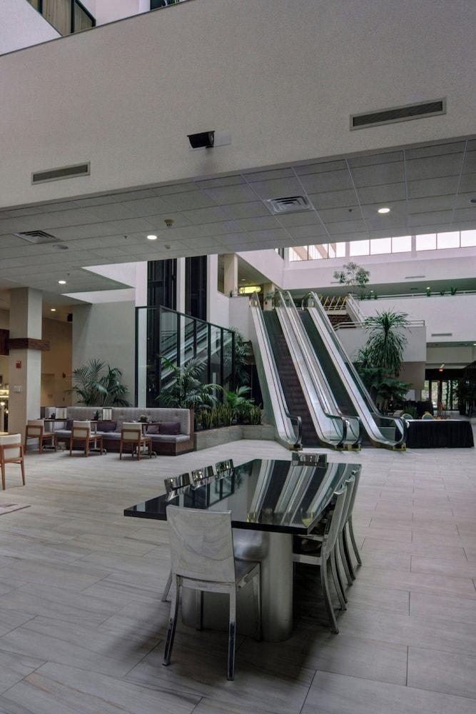 Marriott East Lansing at University Place photo 10