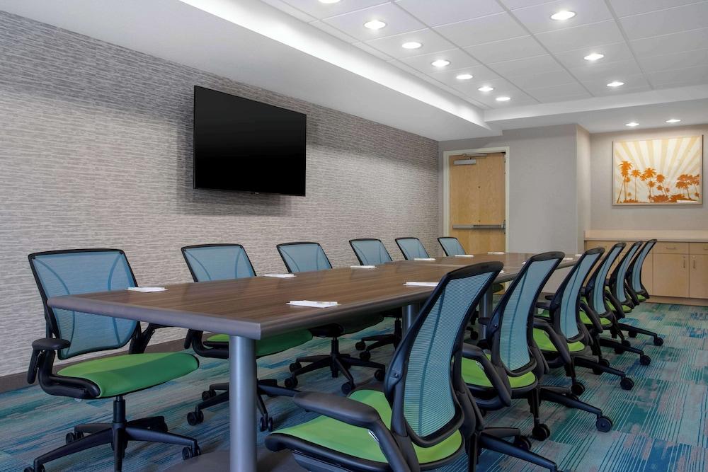 Home2 Suites by Hilton Gainesville Medical Center photo 29