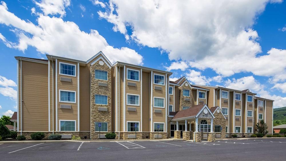 SureStay Plus Hotel by Best Western Keyser photo 1