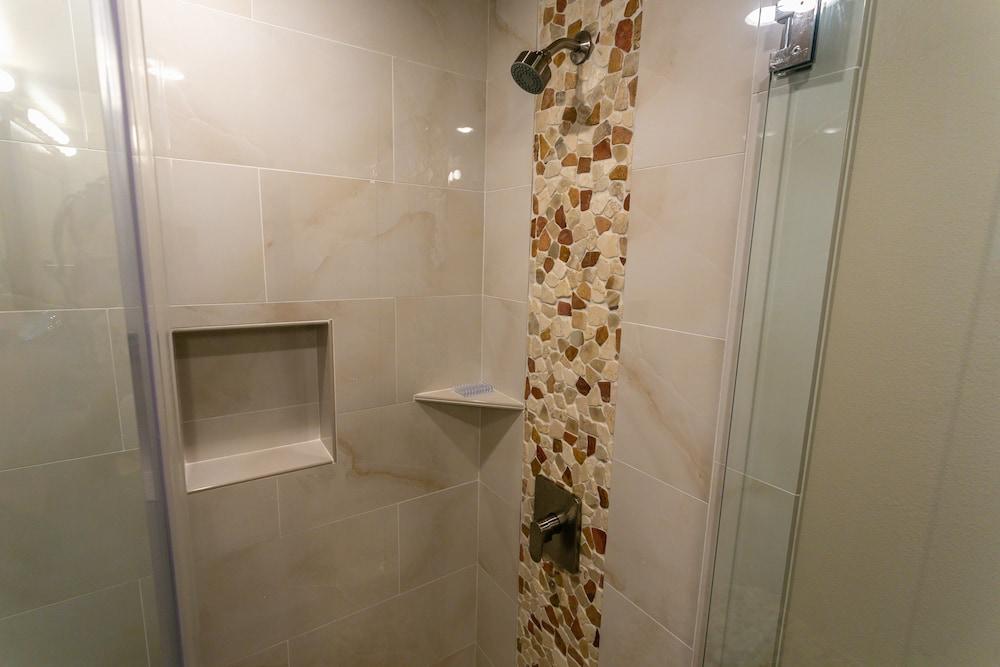 Hilo Beach House Inn photo 39