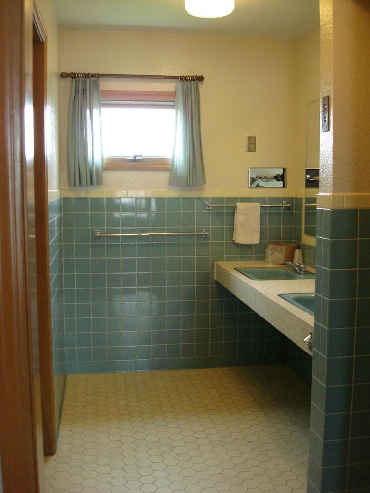 Nevada Inn photo 16