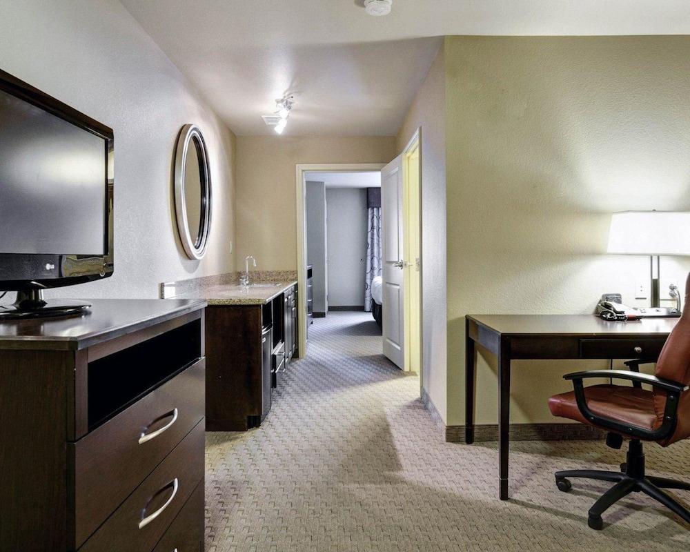 Comfort Suites near Hot Springs Park photo 17