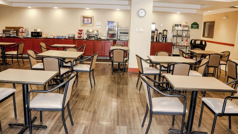 Wingate By Wyndham Peoria photo 42
