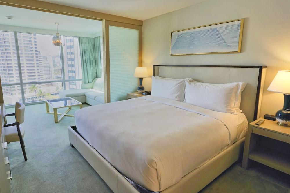Real Select at the Ritz Carlton Residences, Waikiki Beach photo 22