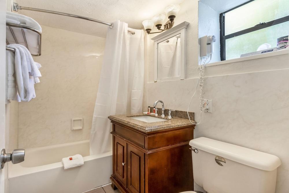 Ocean Reef Hotel photo 29