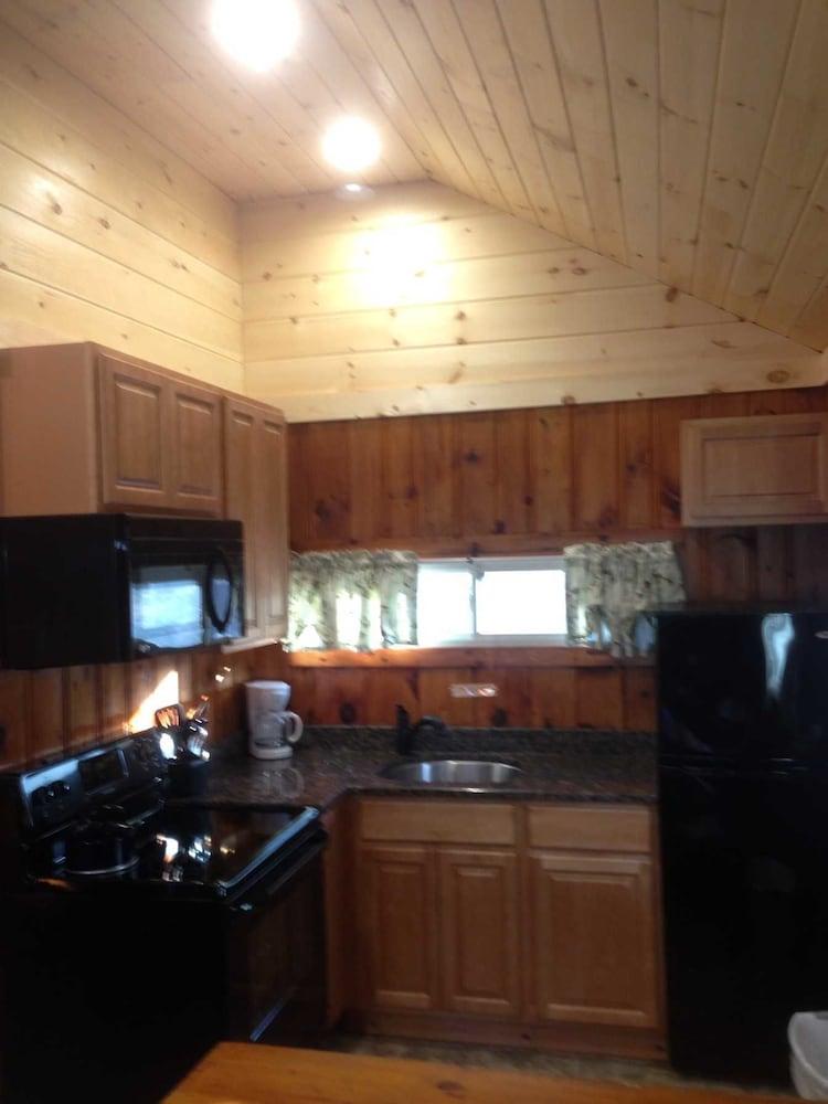 Lake George Diamond Cove photo 18