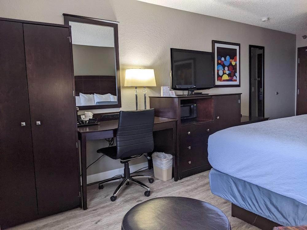 Spark by Hilton Eden Prairie photo 26
