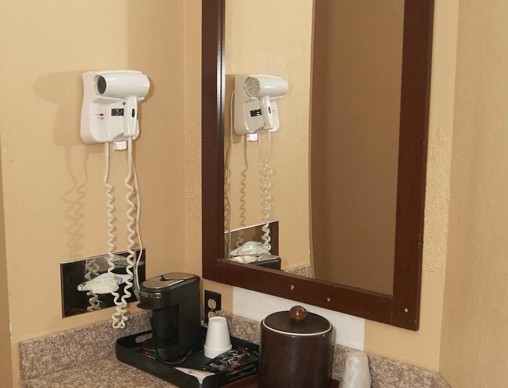 New World Inn photo 29