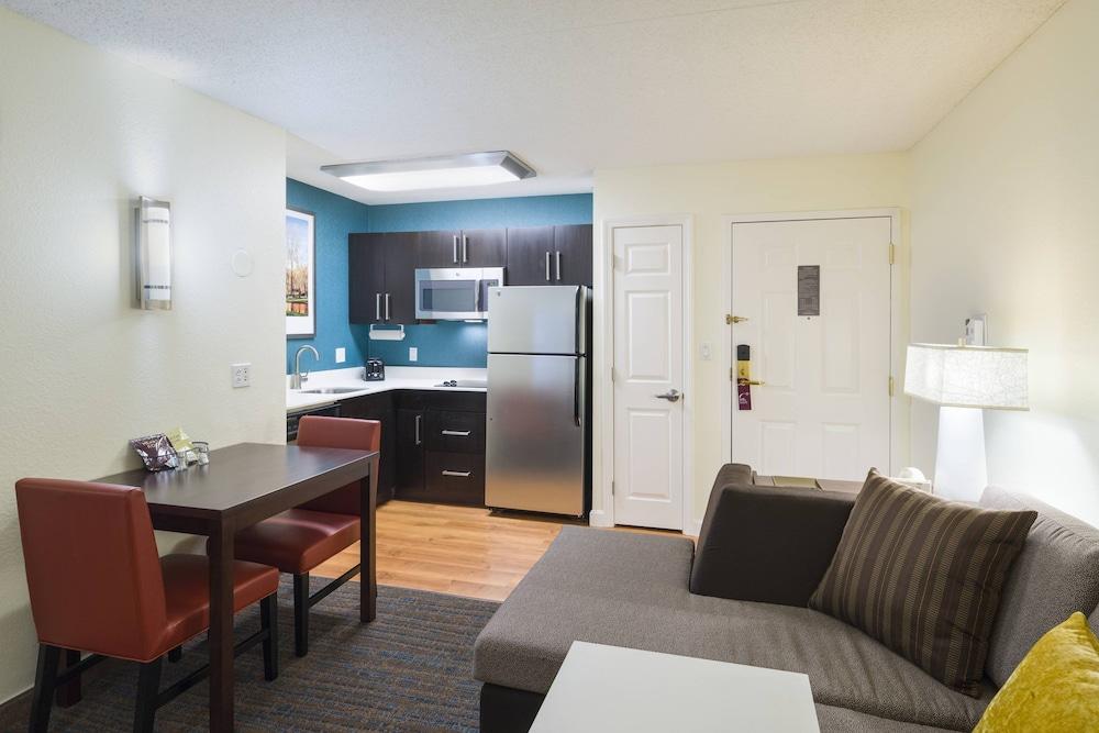 Residence Inn by Marriott Boston Framingham photo 9
