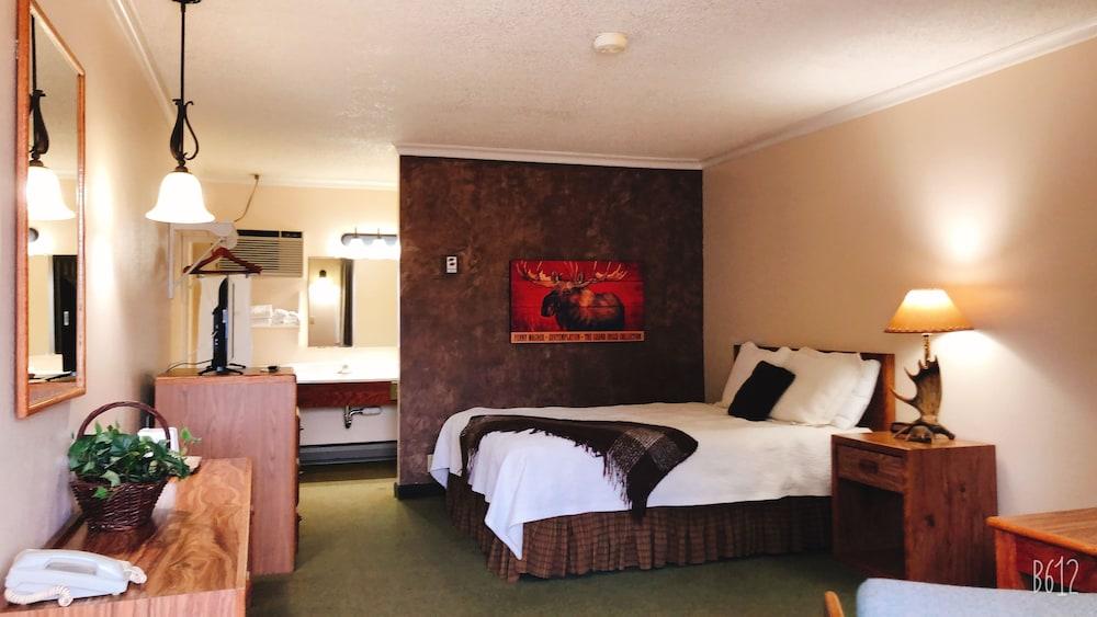 Covered Wagon Motel photo 16