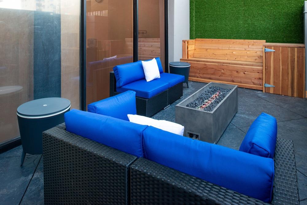Holiday Inn Express & Suites Los Angeles Downtown West by IHG photo 22