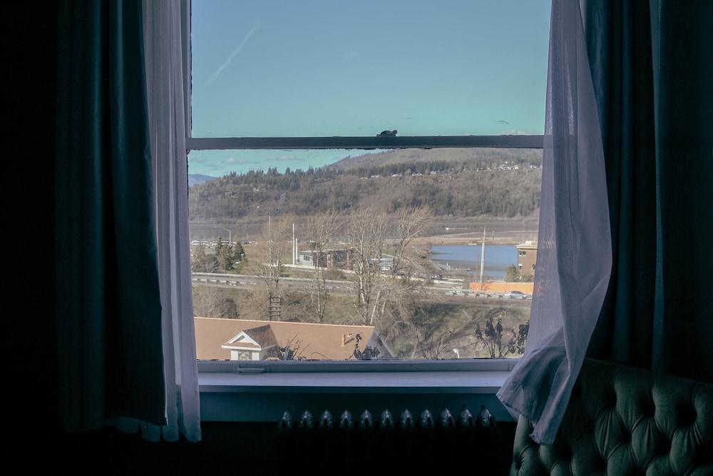 Hood River Hotel photo 31