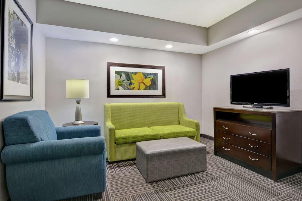 Hilton Garden Inn Fayettevile photo 14