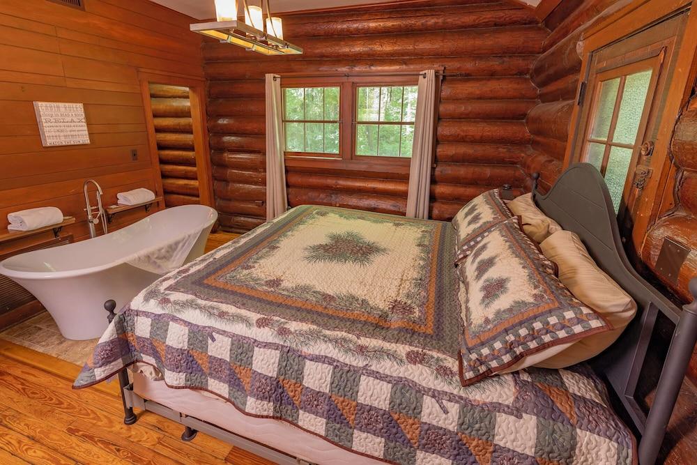 White Pines Lodge photo 9