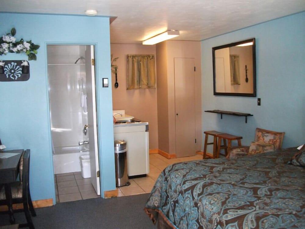 Caboose Motel photo 11