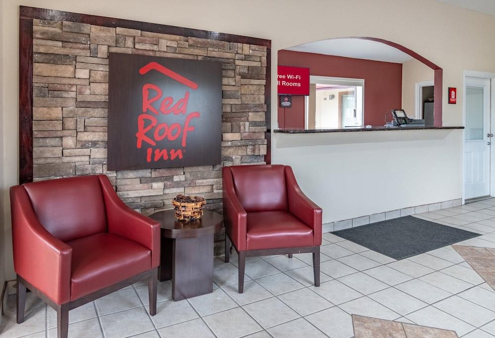 Red Roof Inn Buffalo, TX photo 18