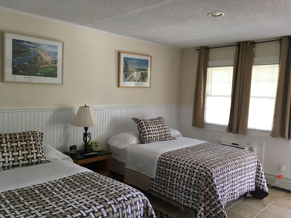 Westhampton Seabreeze Motel photo 18