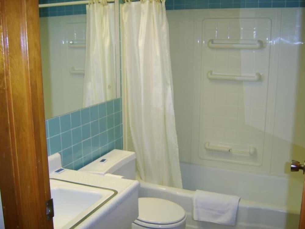 Budget Inn photo 8