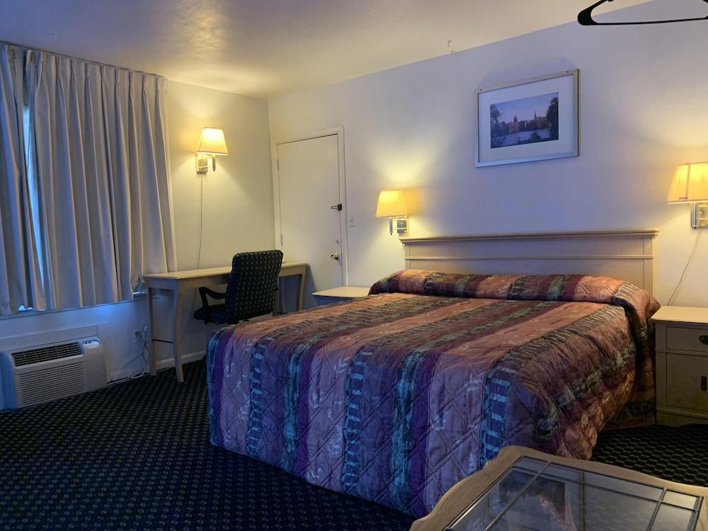 Surrey Motel photo 11