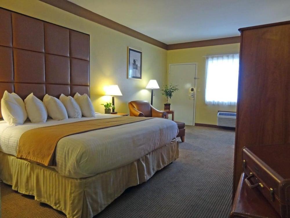 Texan Inn By OYO Beeville US-181 photo 7