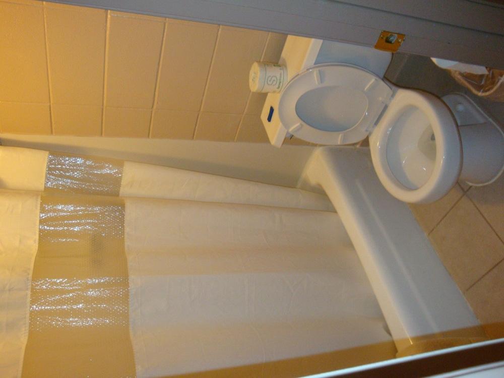 Economy Inn photo 6