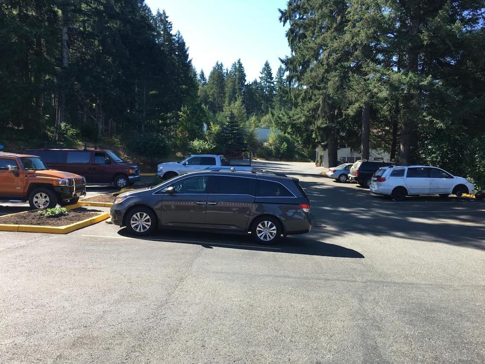 Belfair Motel photo 35