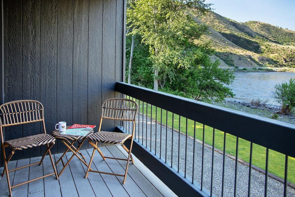 Steelhead Lodge photo 33
