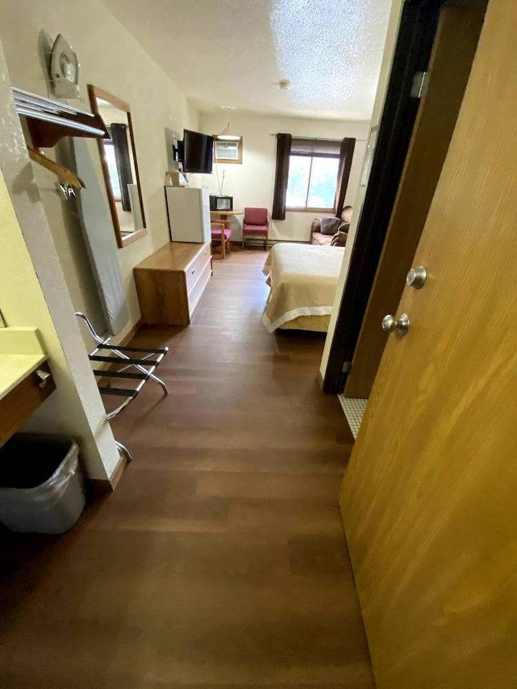 Woodlands Inn & Suites photo 38