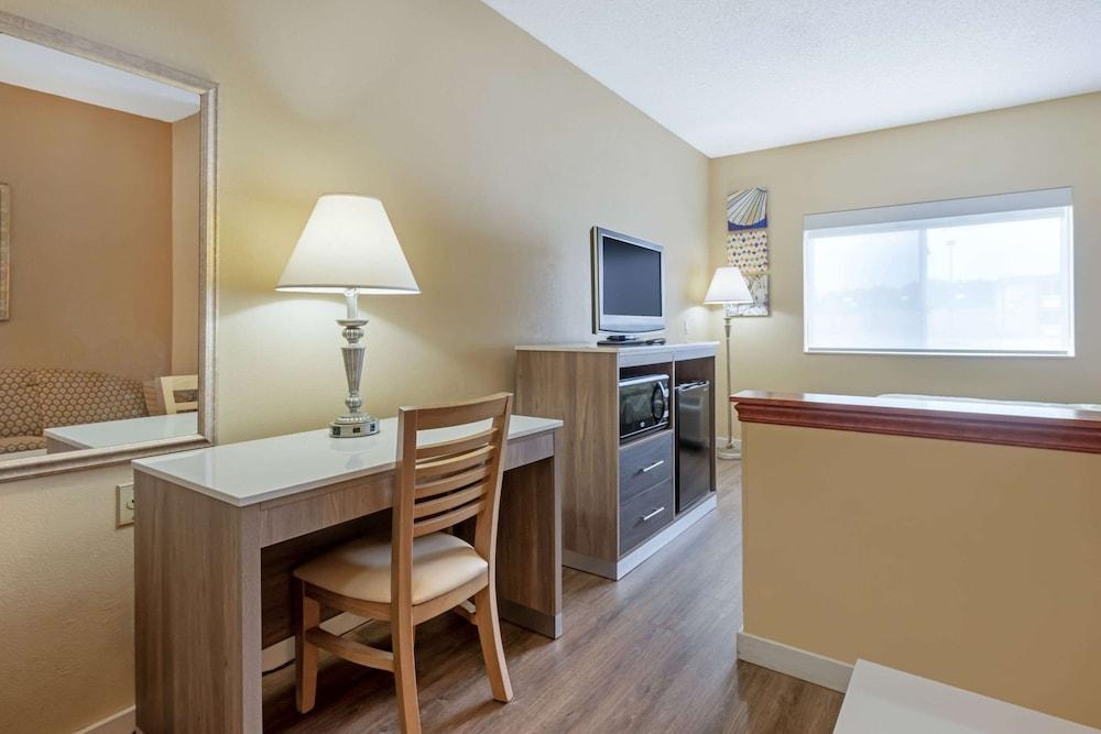 Quality Inn Bemidji photo 24