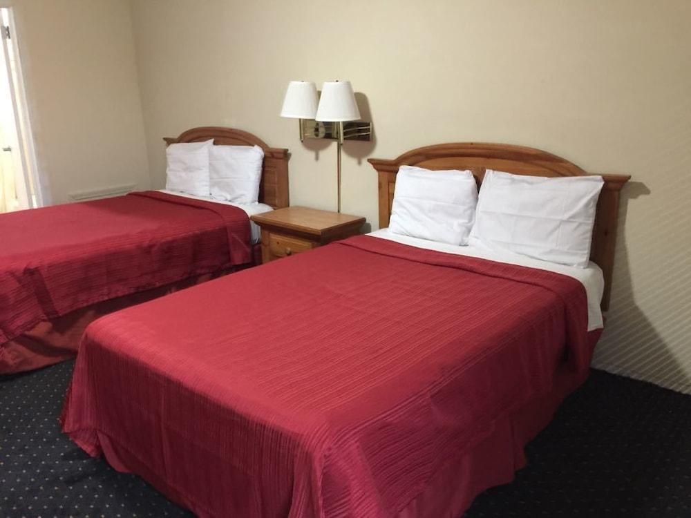 Royal Inn photo 2