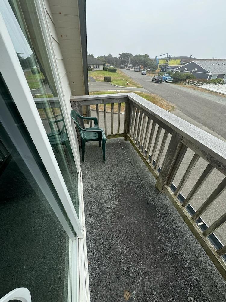 Sunset Oceanfront Lodging photo 82